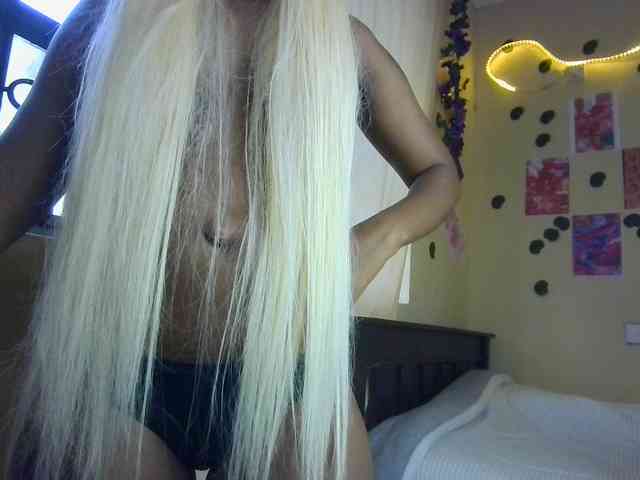 Hot_Mess webcam
