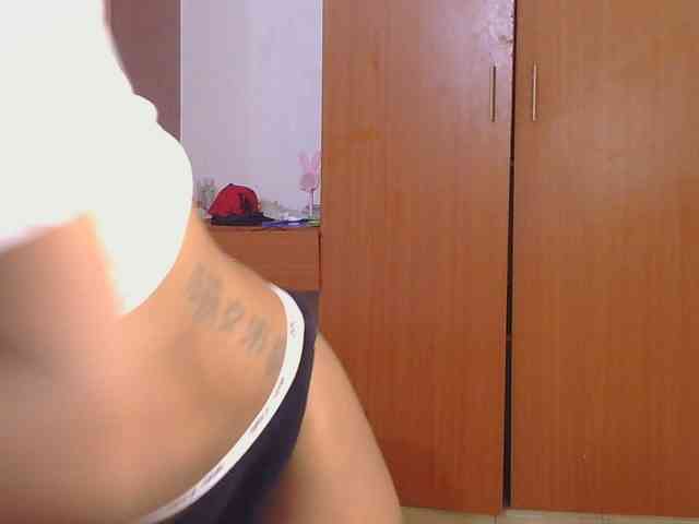 Hot_Mess webcam