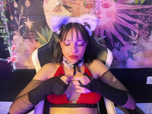 LaxiViolet live cam on BongaCams