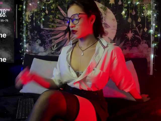 LaxiViolet live cam on BongaCams