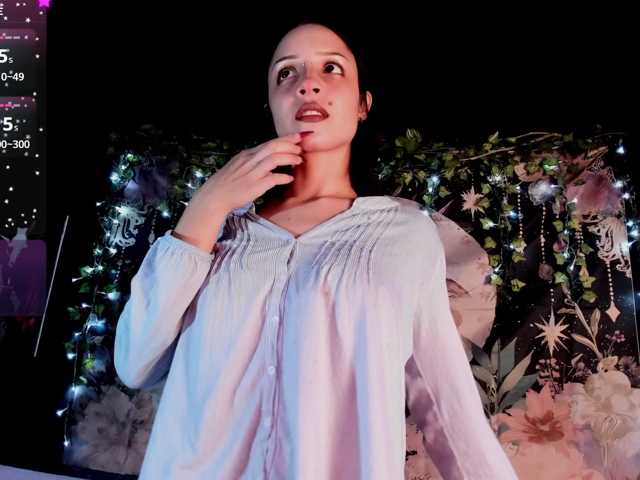 LaxiViolet, en directo ahora en BongaCams