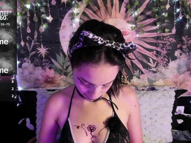 LaxiViolet live cam on BongaCams