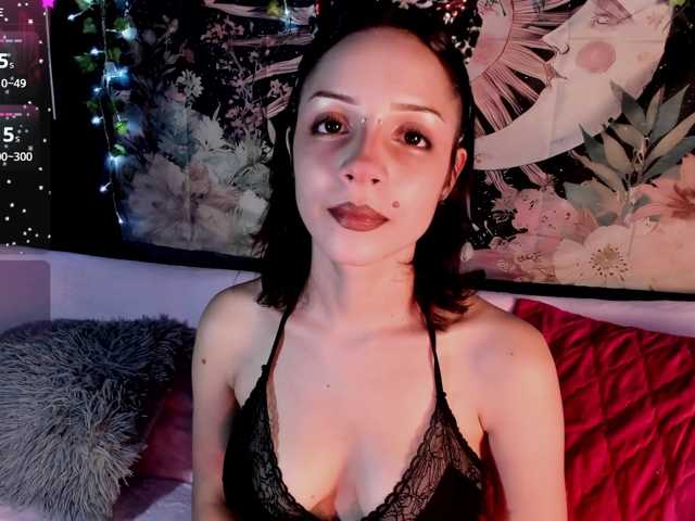 LaxiViolet, live now on BongaCams