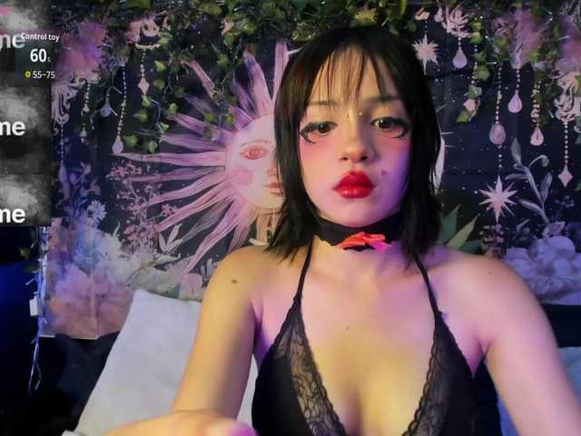 LaxiViolet live cam on BongaCams