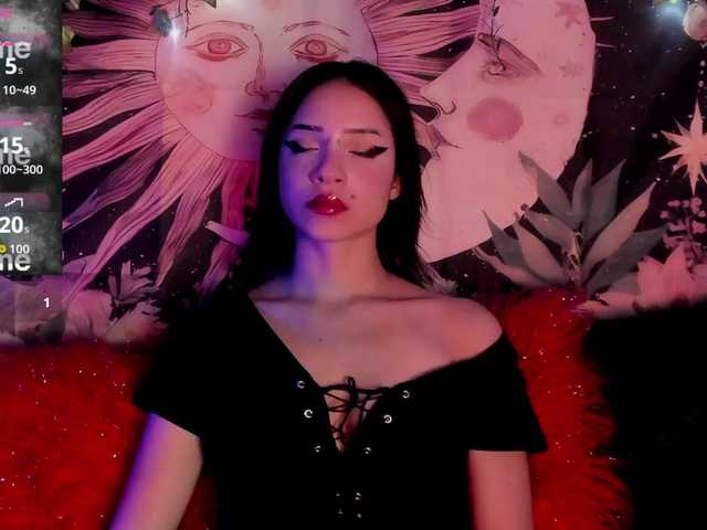 LaxiViolet live cam on BongaCams