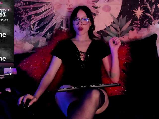LaxiViolet live webcam show