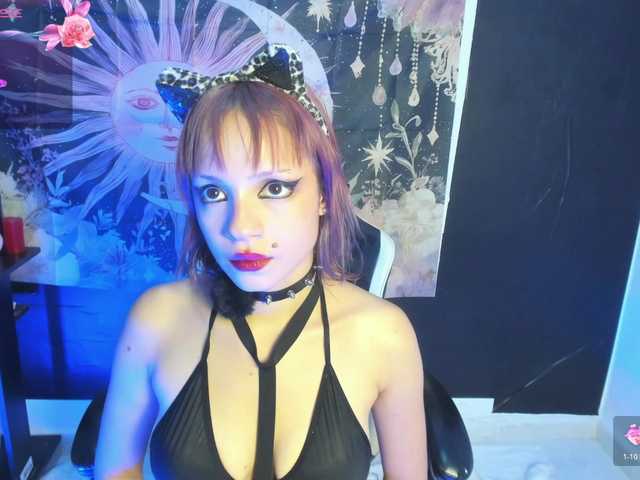 LaxiViolet live cam on BongaCams