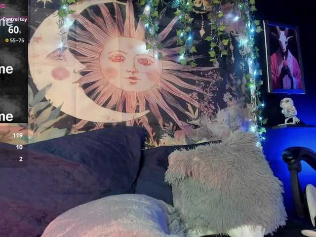 LaxiViolet live cam