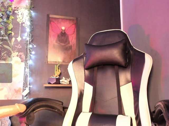 LaxiViolet live cam on BongaCams