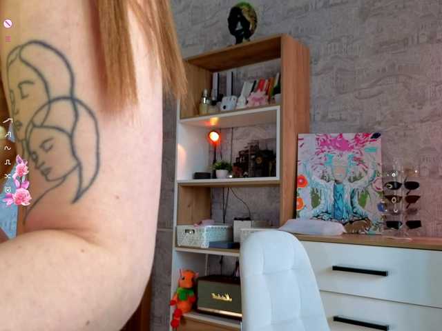 le modèle Sonyamurrr est en webcam porno dans un show sur le site bongacams, il possède les tags suivants: White/Caucasian,Blonde,Shaved