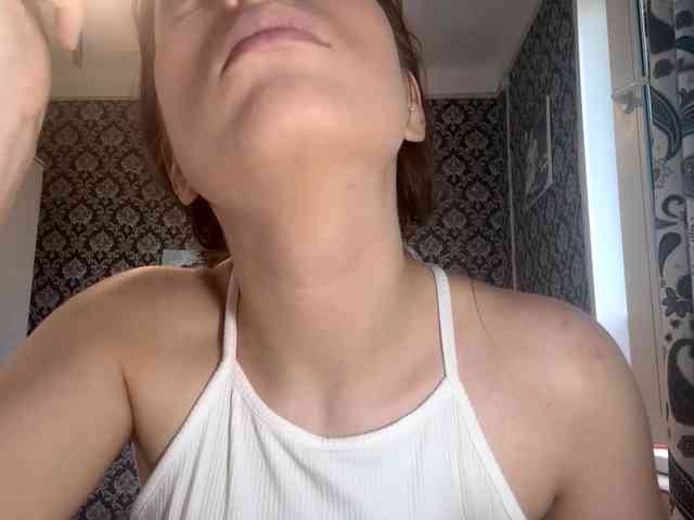 NikiMile webcam