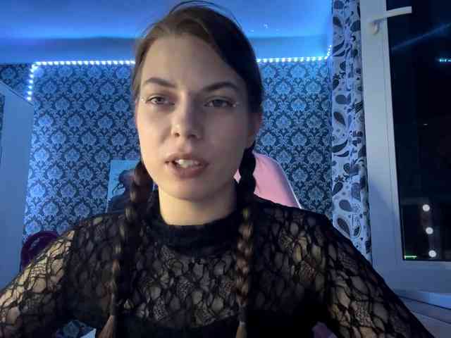 NikiMile webcam