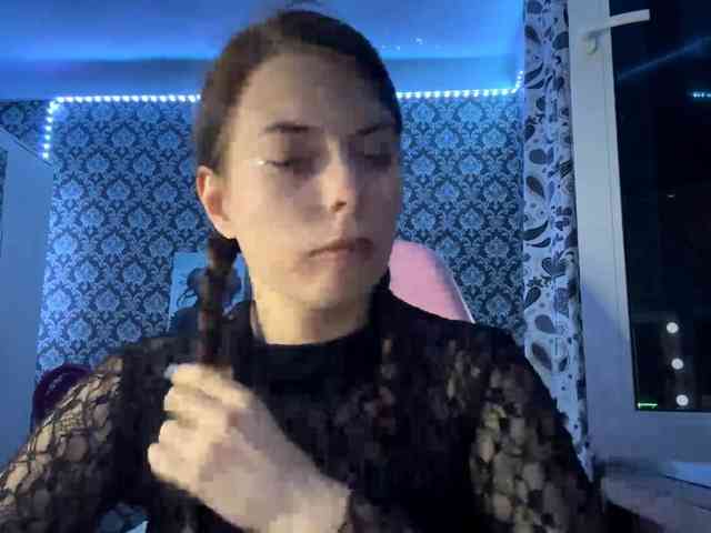 NikiMile webcam