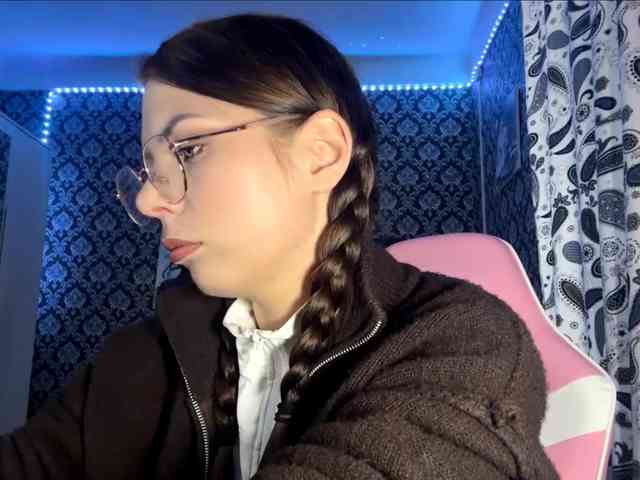 NikiMile webcam