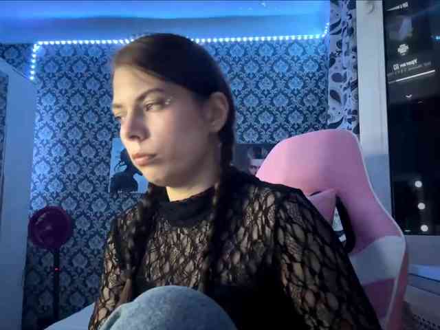 NikiMile webcam