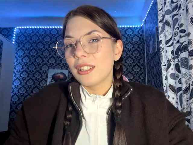 NikiMile webcam