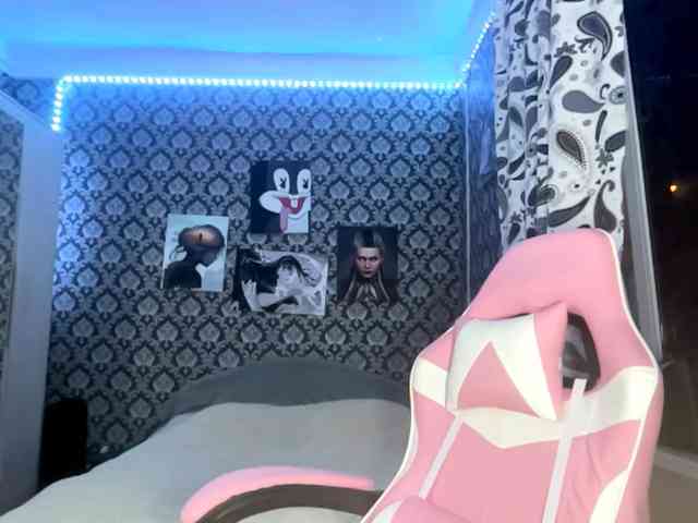 NikiMile webcam