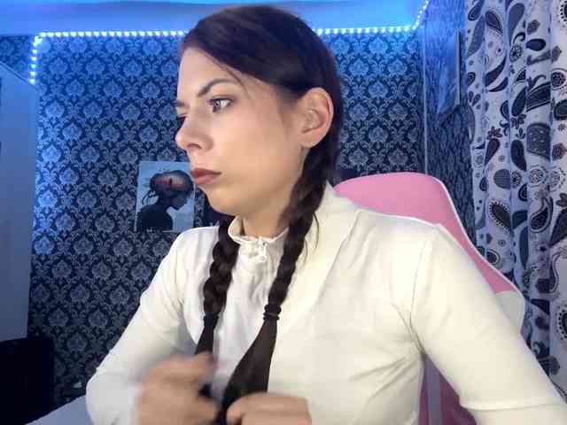 NikiMile webcam