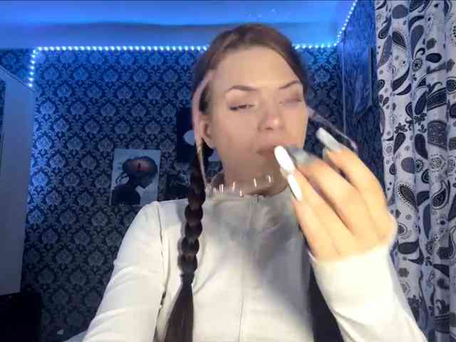 NikiMile webcam