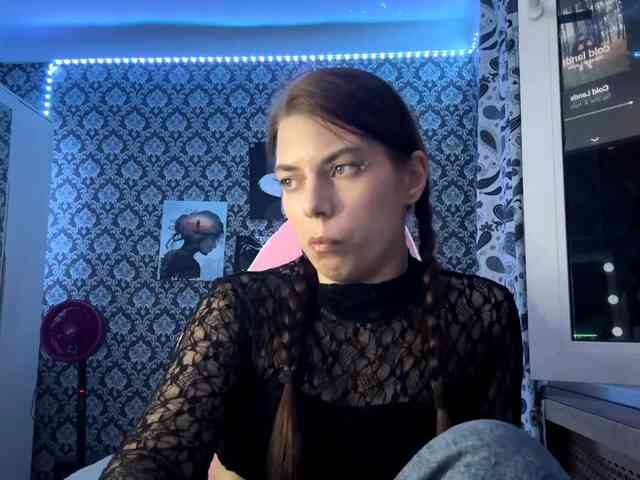 NikiMile webcam
