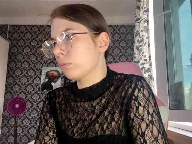 NikiMile webcam
