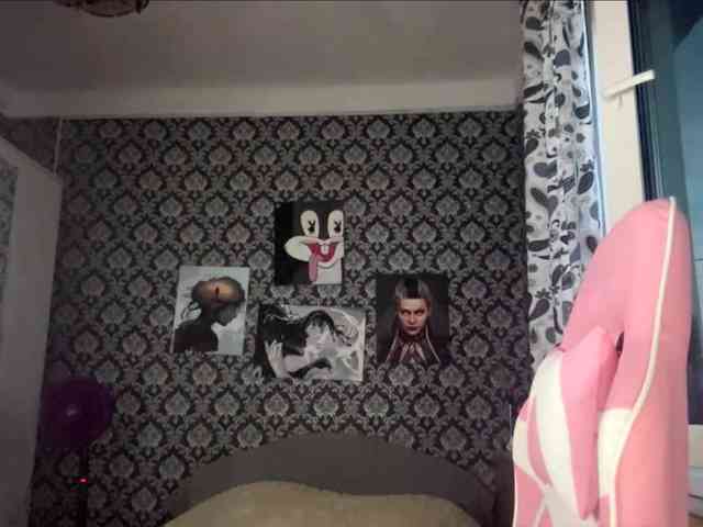 NikiMile webcam