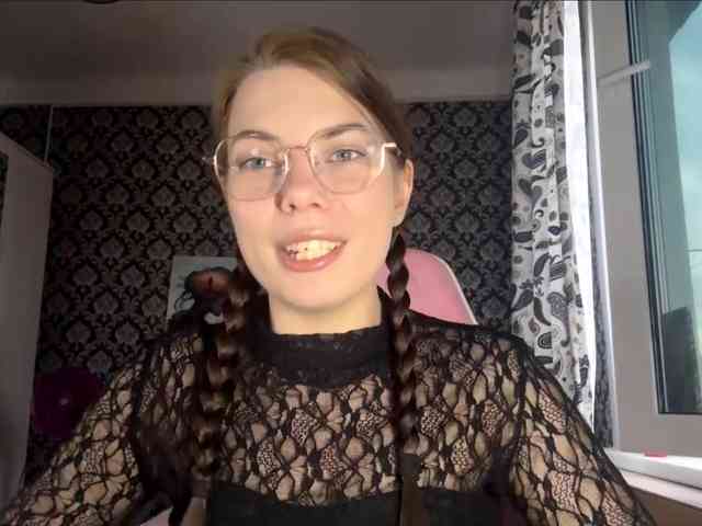 NikiMile webcam
