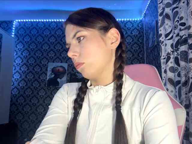 NikiMile webcam