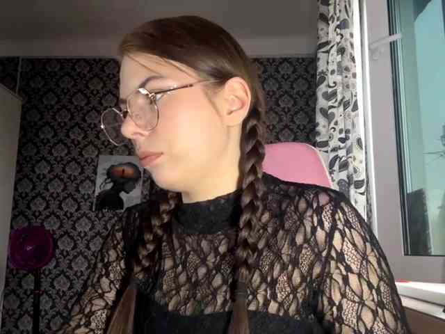 NikiMile webcam