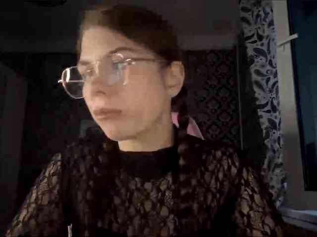 NikiMile webcam