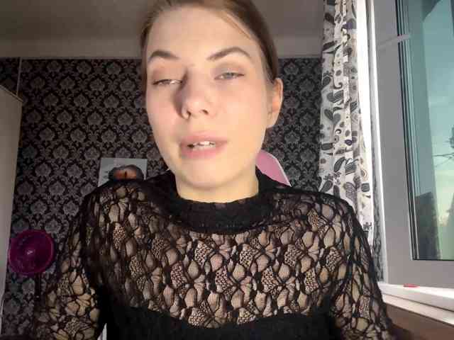 NikiMile webcam