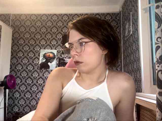 NikiMile webcam