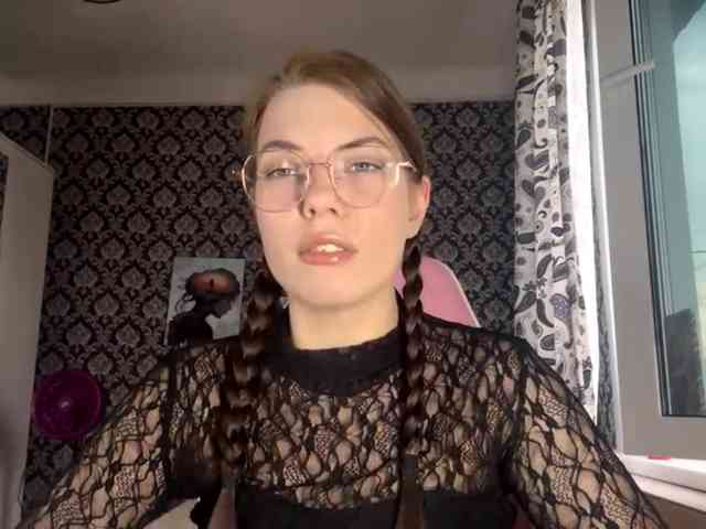 NikiMile webcam