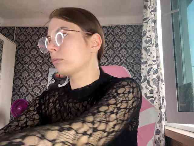 NikiMile webcam