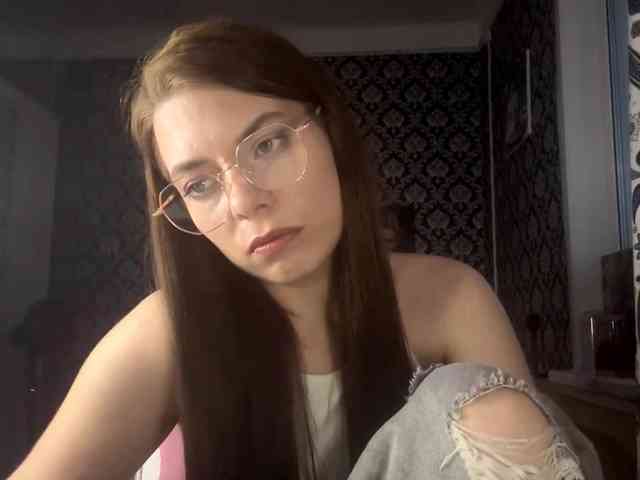 NikiMile webcam