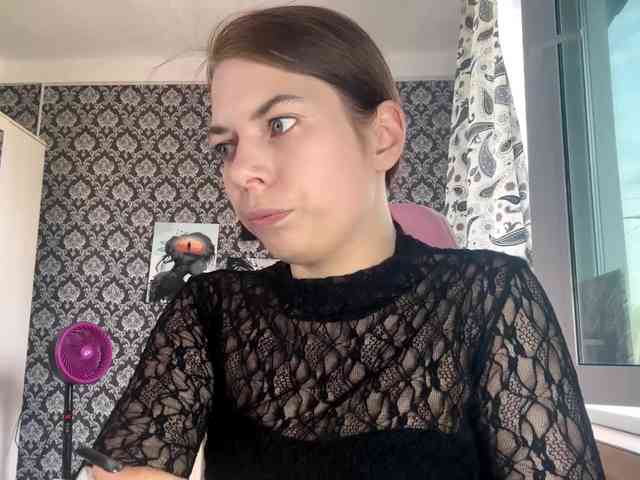 NikiMile webcam