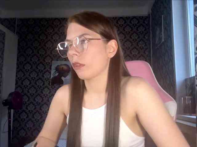 NikiMile webcam