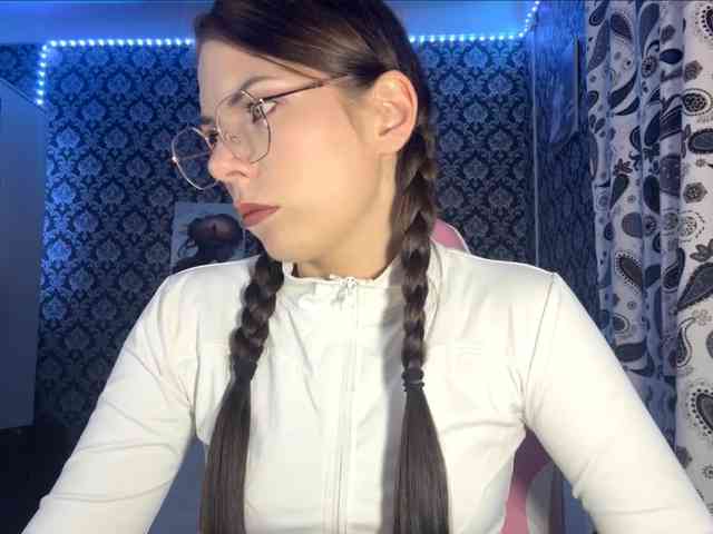 NikiMile webcam