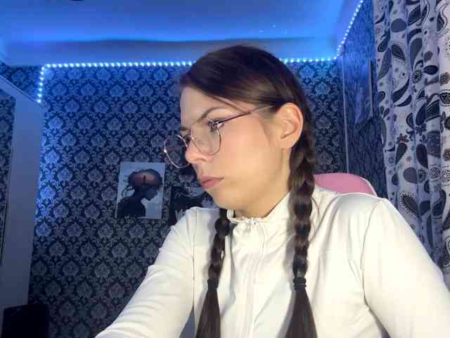 NikiMile Live Webcam on BongaCams