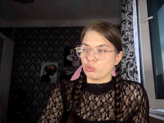 NikiMile webcam