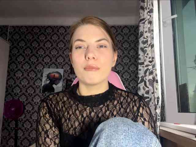 NikiMile webcam