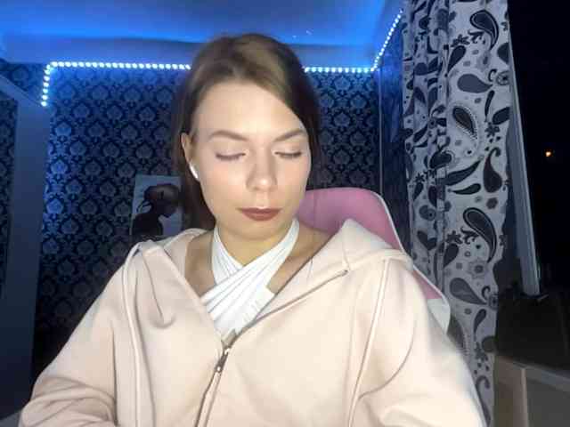 NikiMile webcam