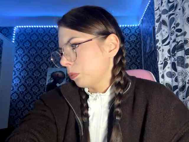 NikiMile webcam