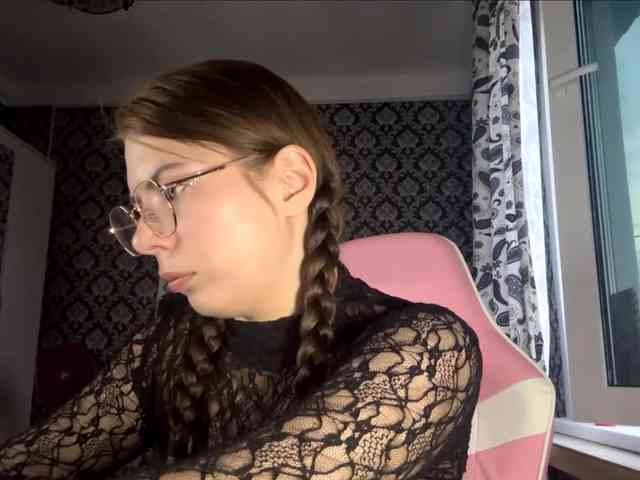 NikiMile webcam