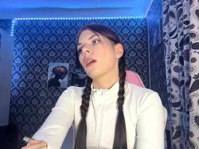 NikiMile webcam