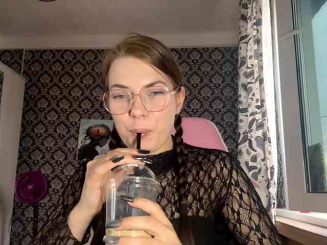 NikiMile webcam