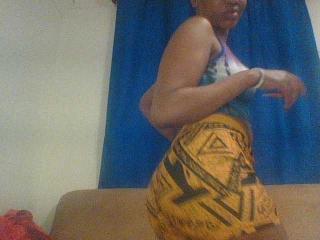 Prettydo live cam on BongaCams