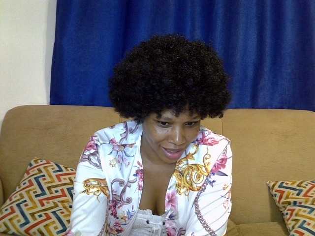 Prettydo live cam on BongaCams
