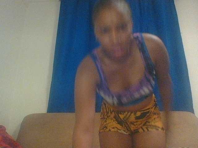 Prettydo live cam on BongaCams