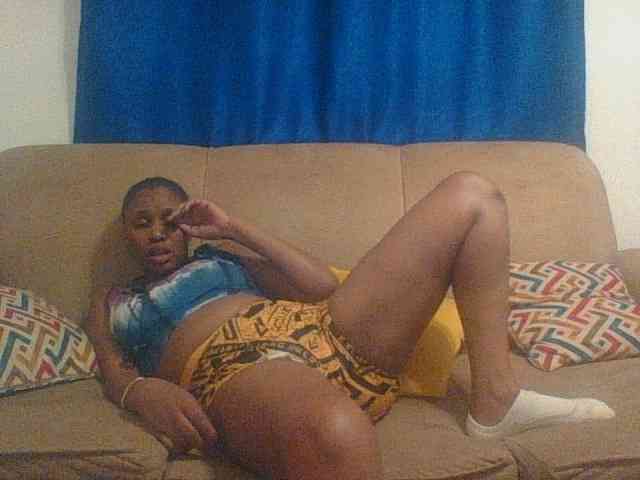Prettydo Live Webcam on BongaCams